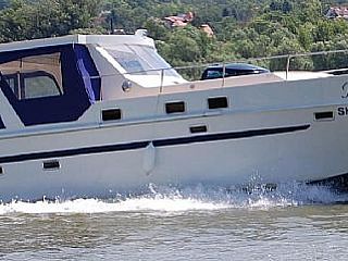 James Boat H43 River Yacht
